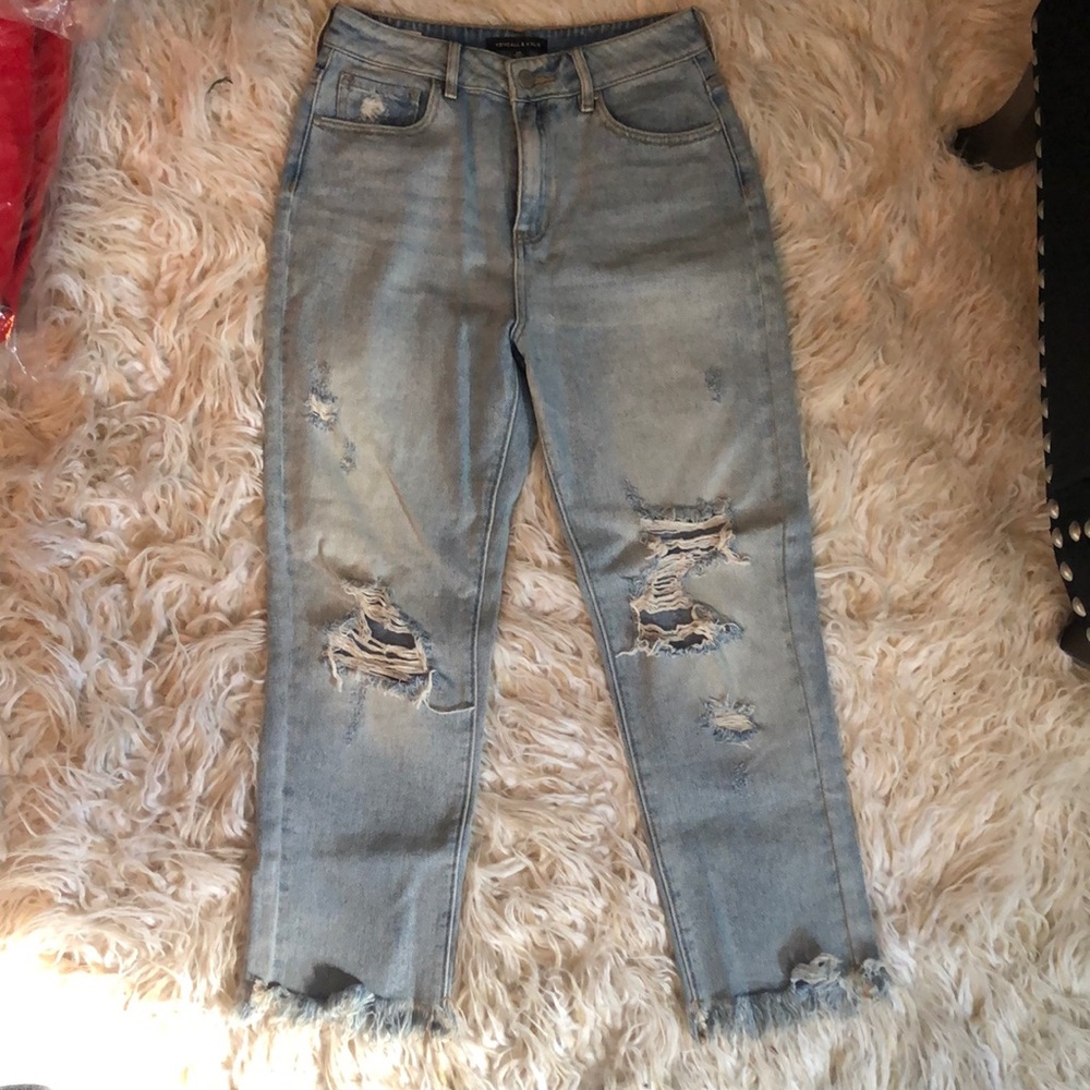Kendall & Kylie mom jeans